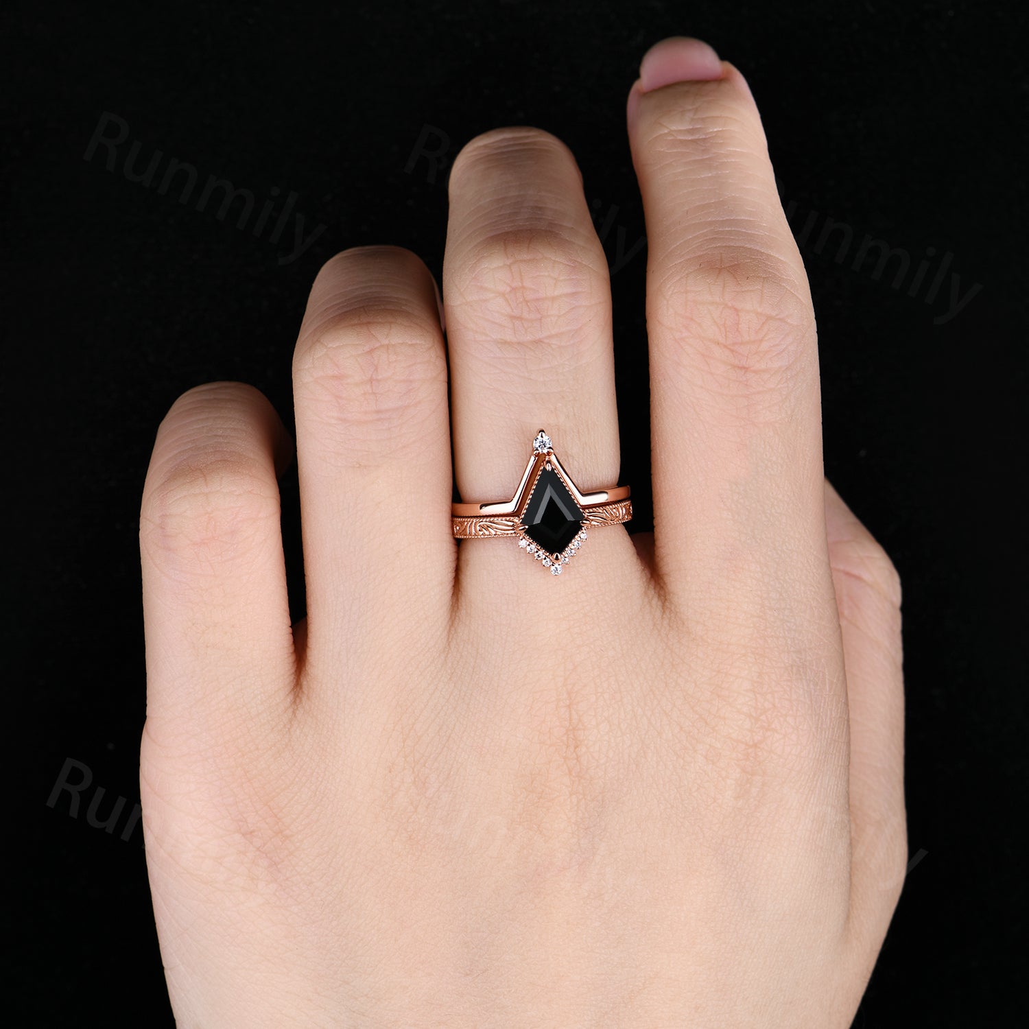 Filigree Black Onyx Engagement Ring Set Antique Rose Gold Wedding Stacking Ring Unique V Curved Bridal Anniversary Ring