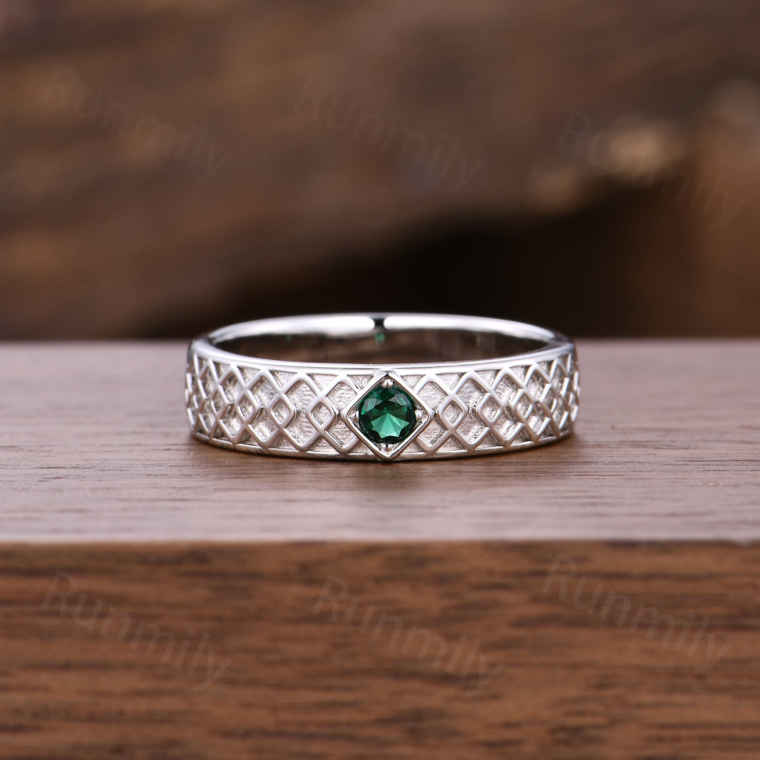 Round Cut Emerald Mens Ring Princess Knot Emerald Wedding Band 14K White Gold May Birthstone Jewelry Vintage Engagement Ring For Him