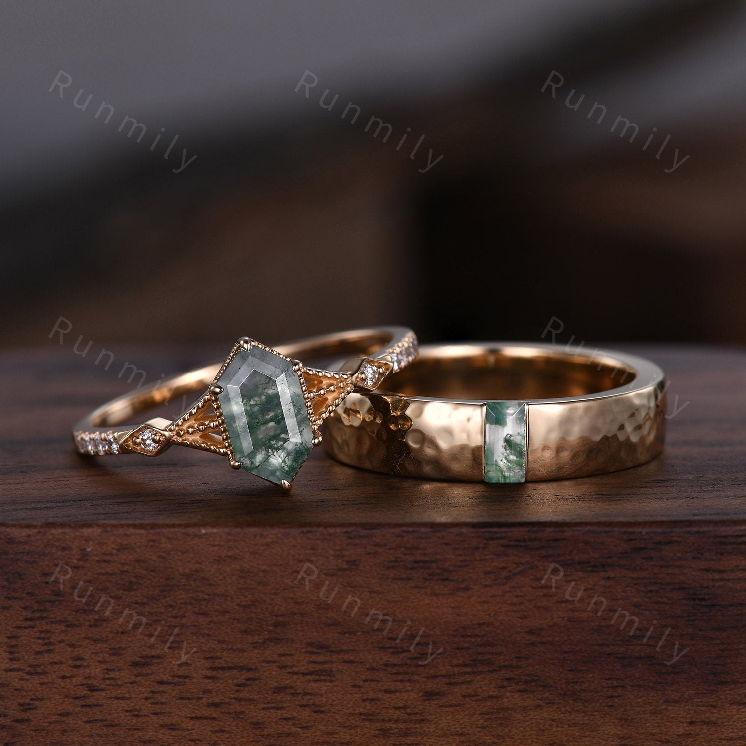 Couples ring set green Moss Agate ring for Men for Women Yellow gold His and Hers wedding band Mens hammered ring promise anniversary rings
