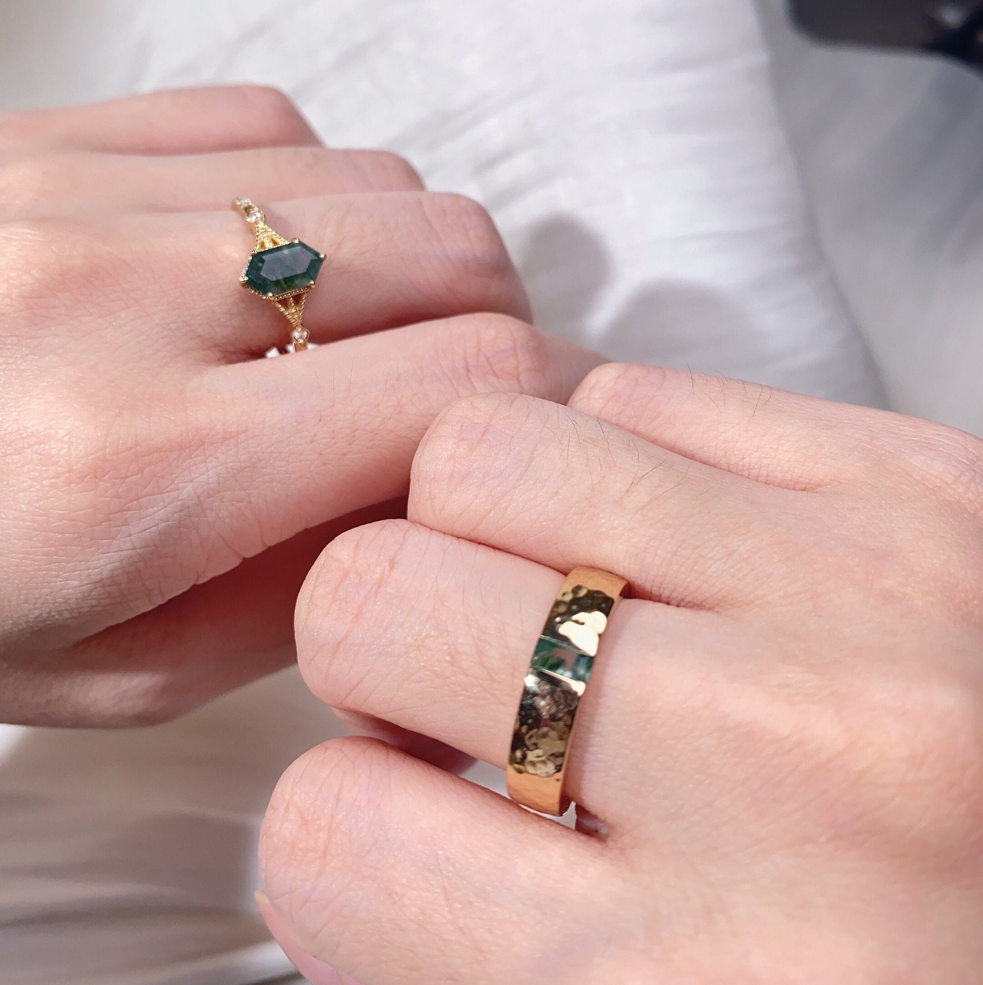 Couples ring set green Moss Agate ring for Men for Women Yellow gold His and Hers wedding band Mens hammered ring promise anniversary rings