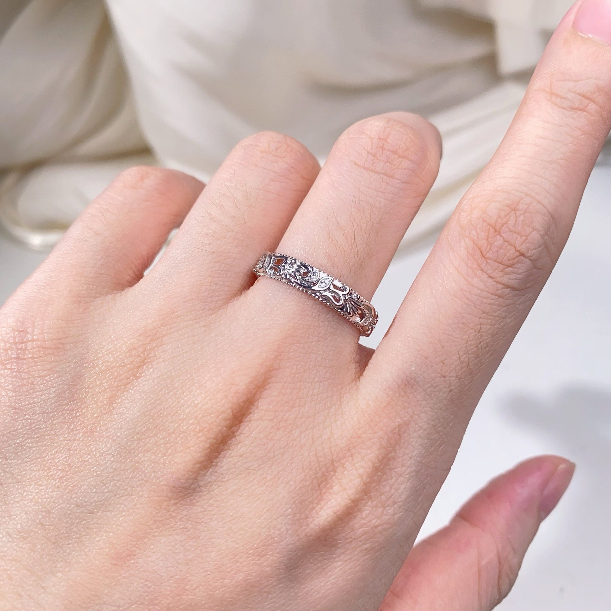 Antique filigree moissanite wedding band silver unique art deco wedding ring for women swirl patterned band elegant anniversary ring gift