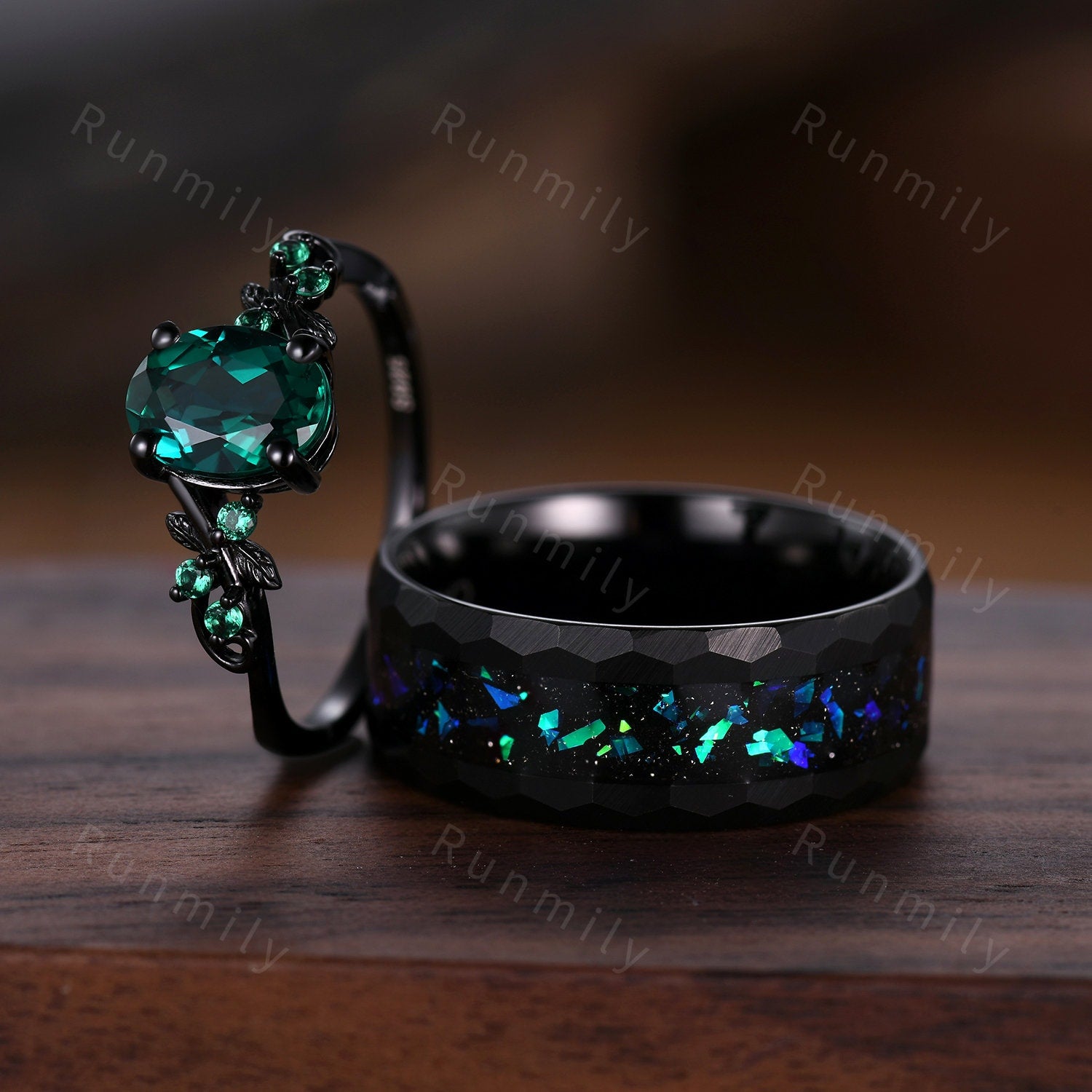 Oval cut emerald couples ring set black gold matching promise ring His and Her wedding band Mens hammered tungsten ring anniversary gifts