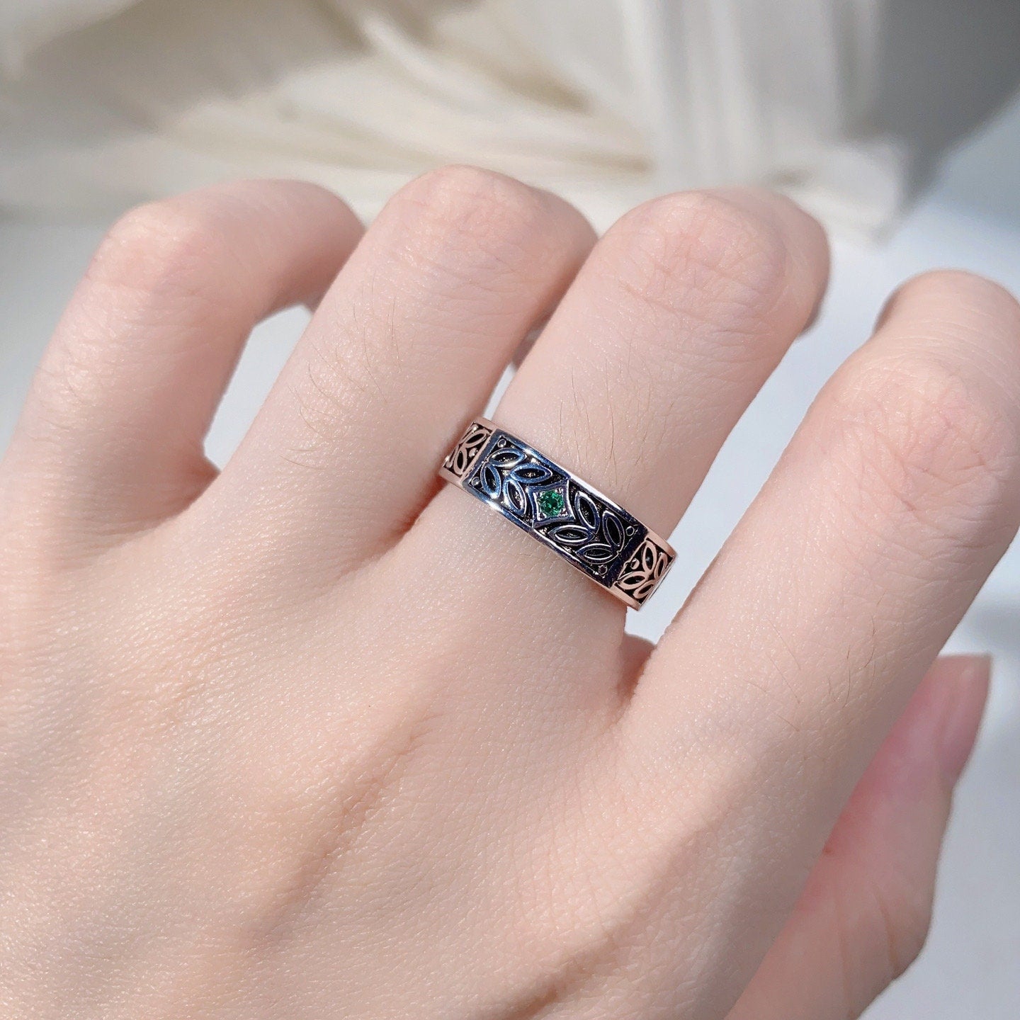 Mens Emerald Wedding Band Art Deco Leaf Design Wedding Band 6mm Silver Black Ring Unique Nature Inspired Stacking Band Retro Vintage Ring