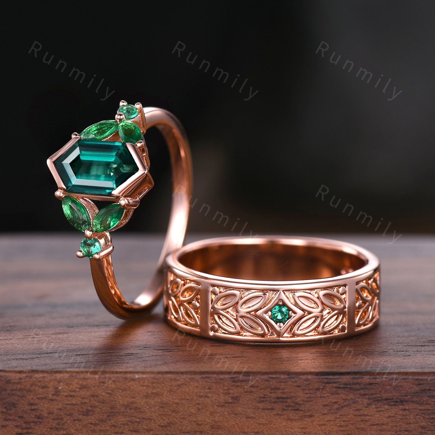 Retro Hexagon cut Emerald Couples Ring Set Rose Gold Matching Wedding Ring His and Hers Wedding Band Mens Emerald Ring Nature Inspired Rings