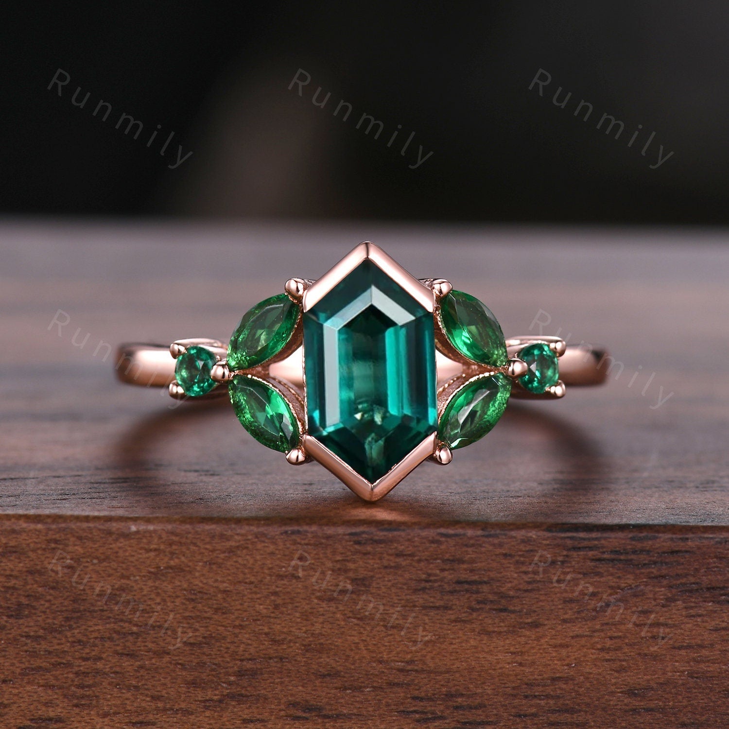 Retro Hexagon cut Emerald Couples Ring Set Rose Gold Matching Wedding Ring His and Hers Wedding Band Mens Emerald Ring Nature Inspired Rings