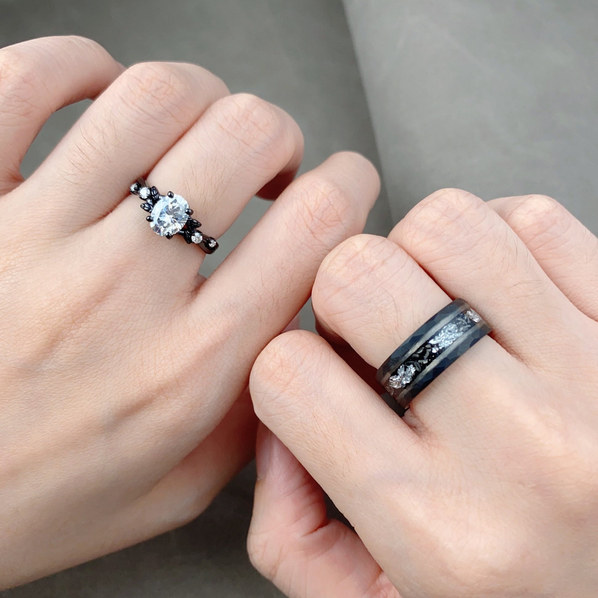 Vintage Oval Moissanite Couple Ring Set Gothic Black Gold Rings Mens Meteorite Tungsten Ring His and Hers Wedding Band Couples Promise Ring