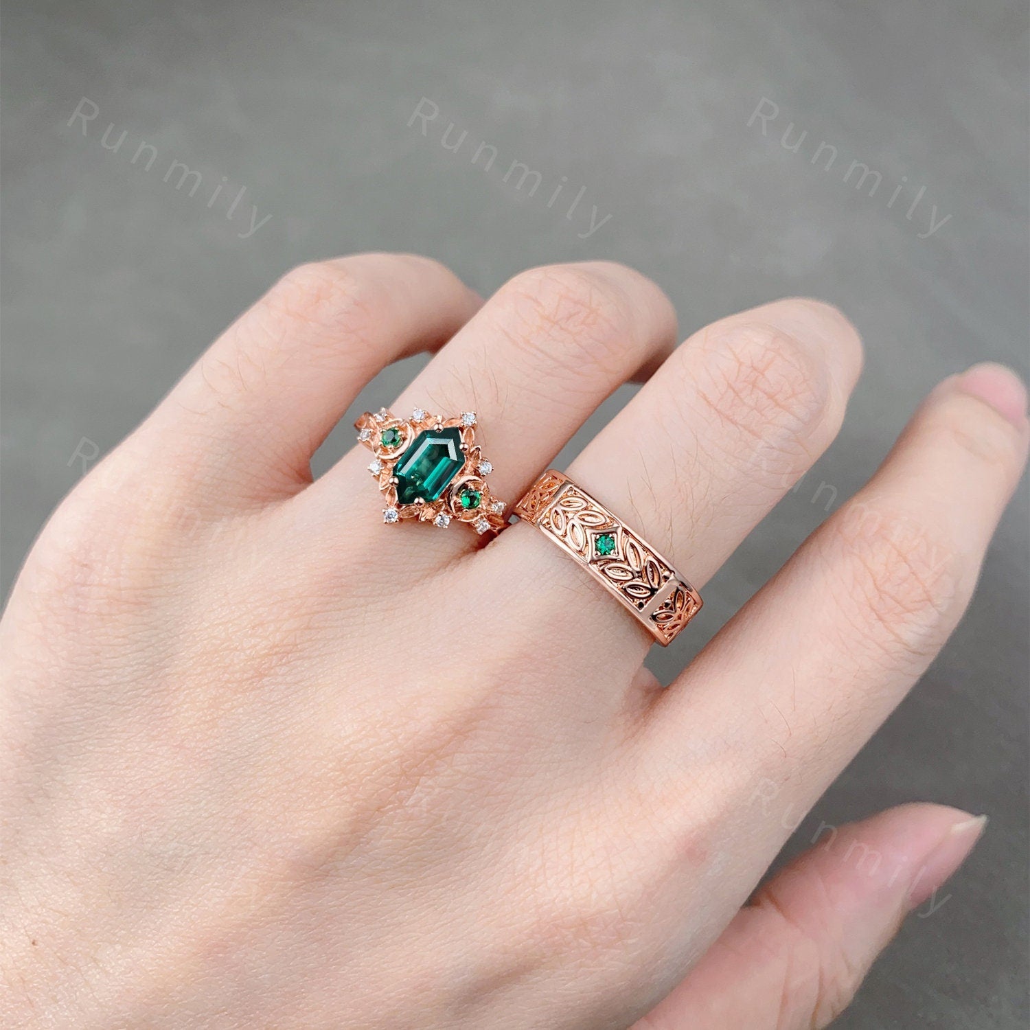 Antique Emerald Couples Ring Set Rose Gold Matching Ring For Men For Women Vintage His and Hers Wedding Band Mens Emerald Ring Green Rings