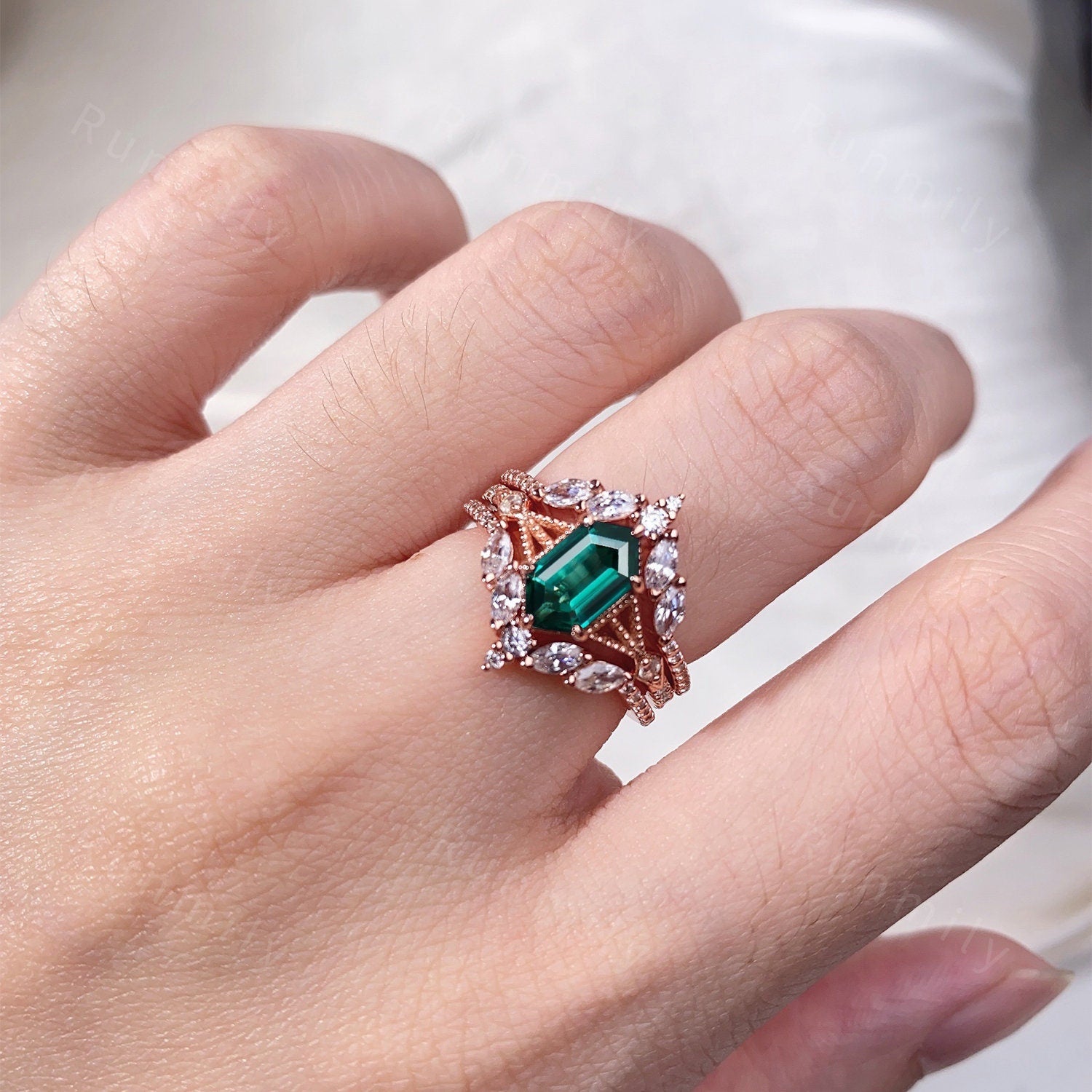 Antique Emerald Couples Ring Set Vintage Double Curved Diamond Band Rose Gold His and Her Wedding Band Promise Ring For Men and Women