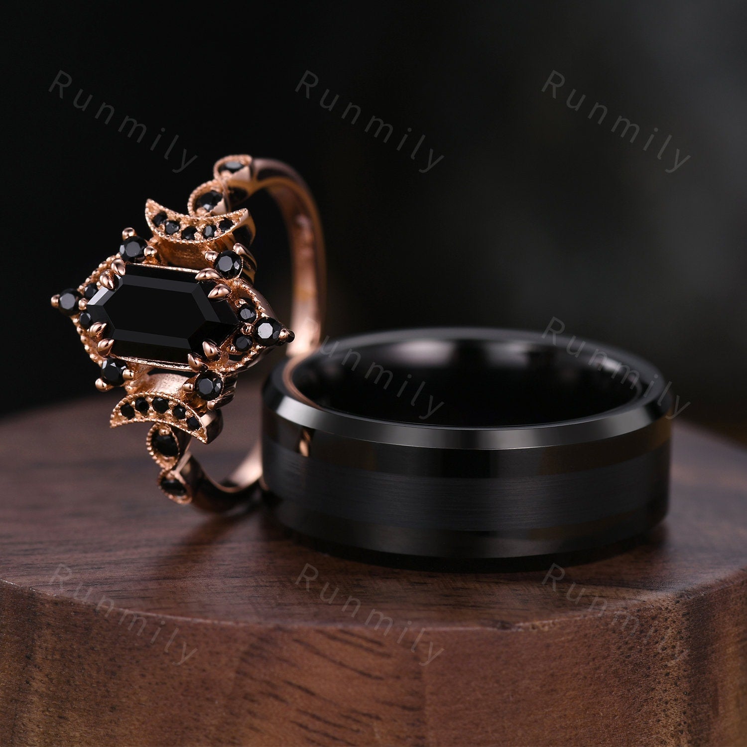 Vintage Black Onyx Couples Ring Set His and Herd Wedding Band Mens Brushed Finish Band Antique Moon Engagement Ring For Women Promise Rings