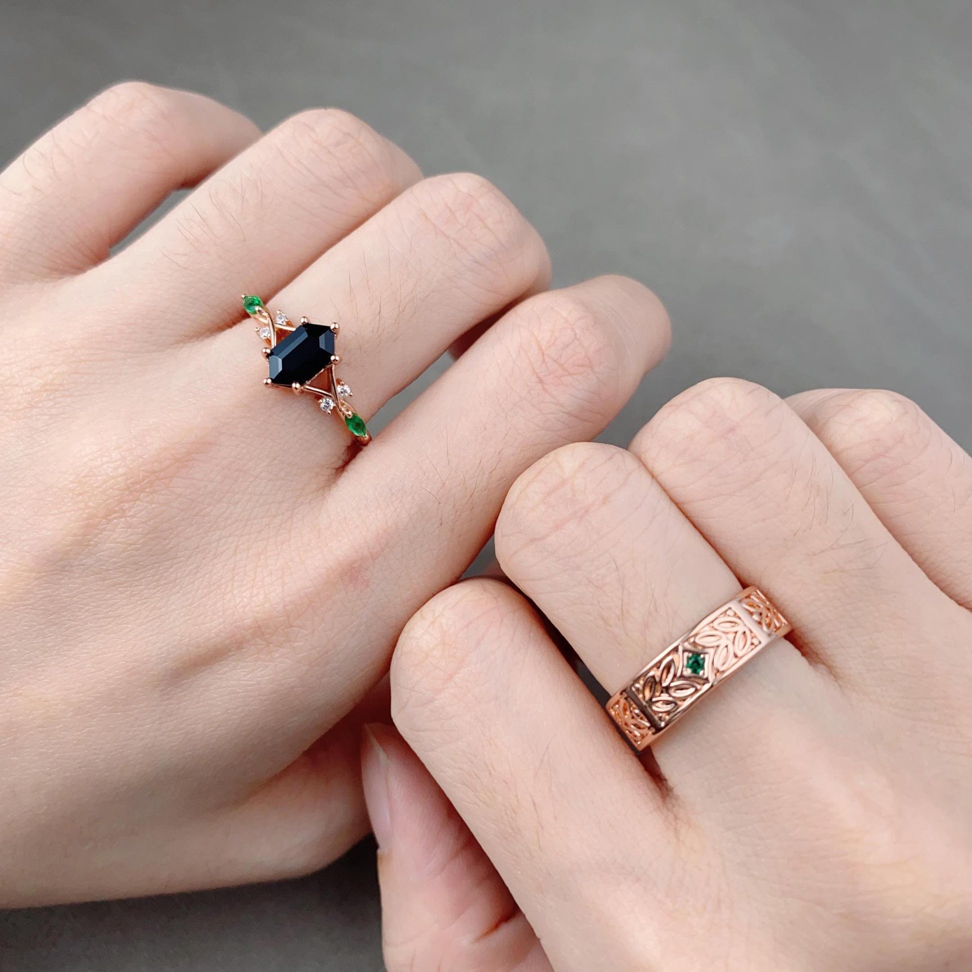 Black Onyx and Emerald Couples Ring Rose Gold Matching Ring Set Nature Leaf Mens Emerald Ring Vintage His and Hers Wedding Band Gift