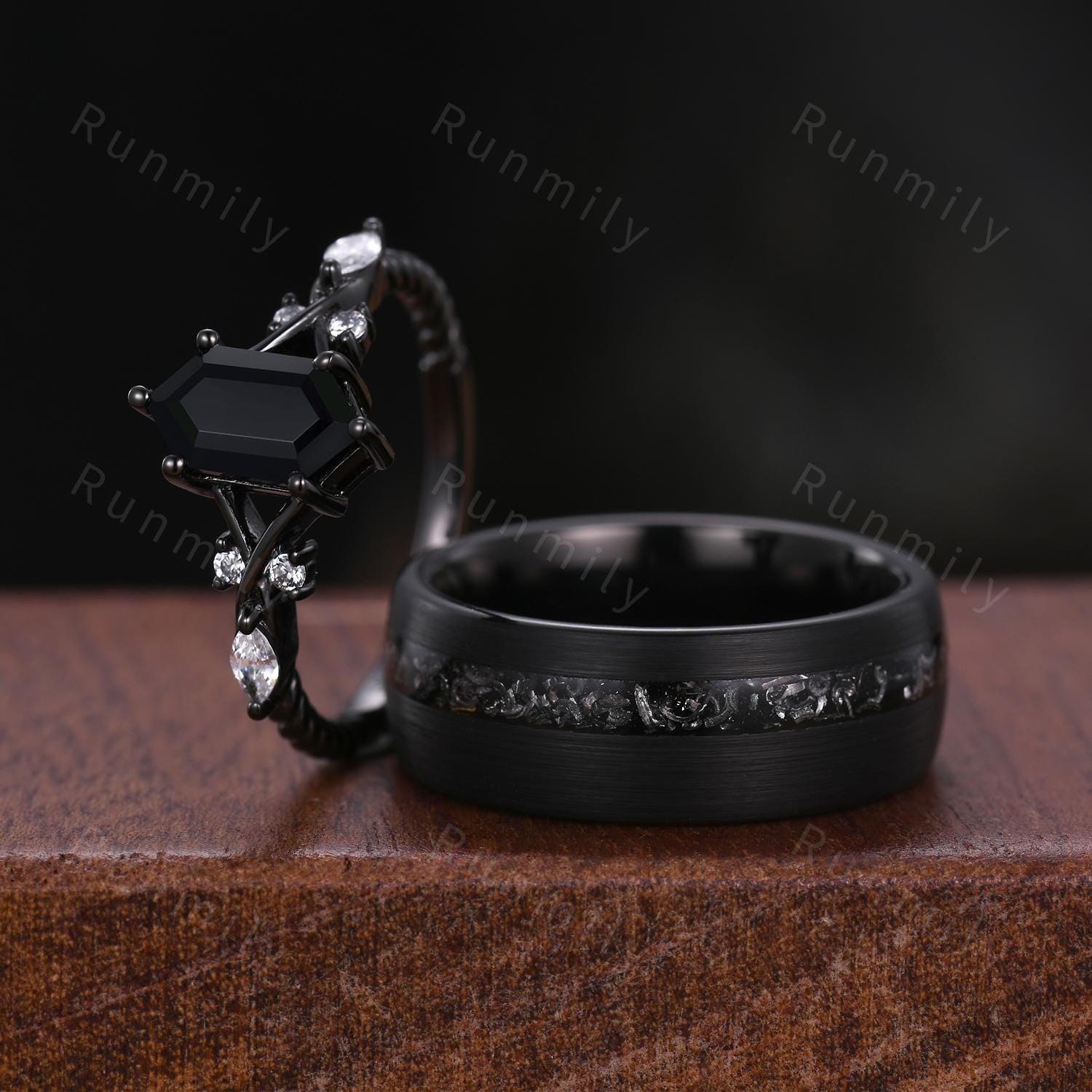 Vintage Black Onyx Couples Ring Black Gold Matching Ring Set His and Hers Wedding Band Promise Ring For Men For Women Black Gemstone Ring