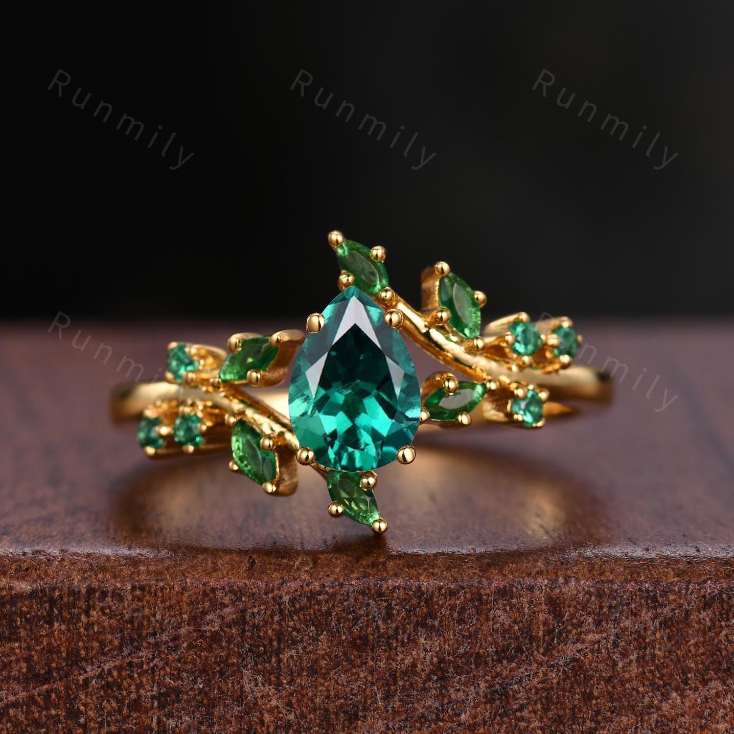 Yellow Gold Emerald Couples Ring Vintage His and Hers Wedding Ring Set Leaf Style Ring Mens Tungsten Ring Anniversary Gift For Men and Women