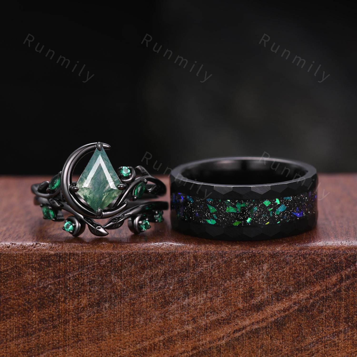Nature inspired Black Onyx couples ring set gothic black gold His and Hers wedding band unique moon style ring Mens Promise ring Couple Gift