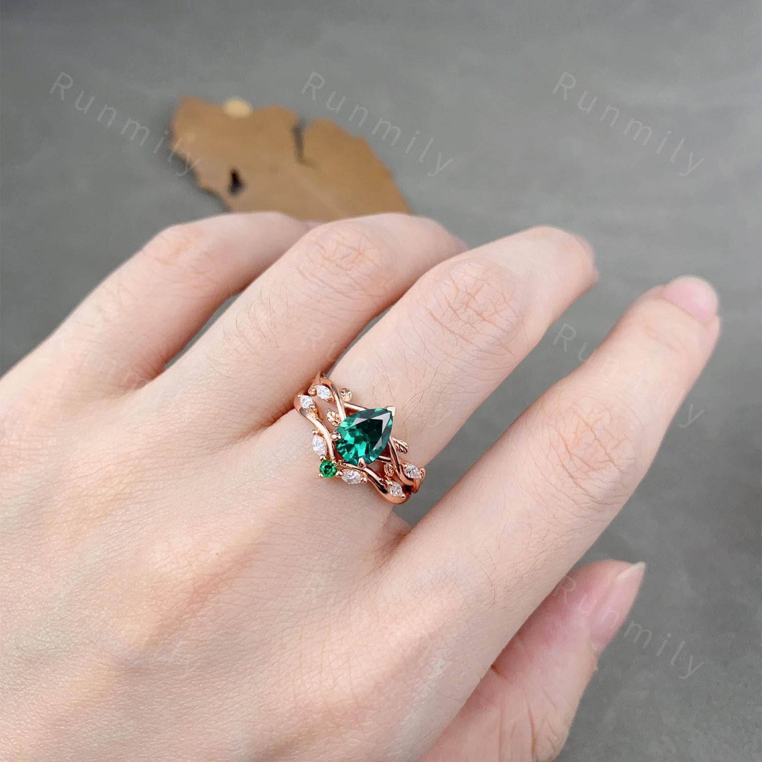 Vintage Pear Shaped Emerald Engagement Ring Set Rose Gold Twig Vine Diamond Wedding Band Nature Inspired Bridal Promise Ring May Birthstone