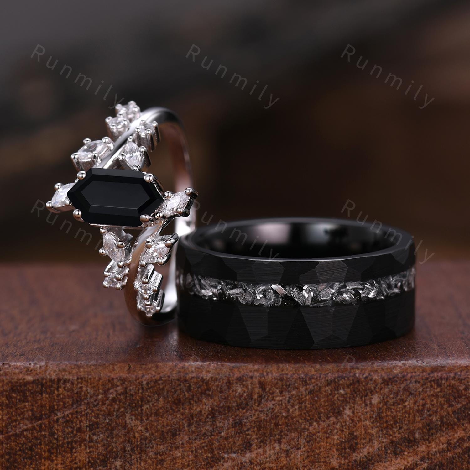 Vintage Black Onyx Couples Ring Silver & Black Tungsten Ring His And Hers Wedding Band Mens Hammered Band Unique Matching Couple's Ring Set