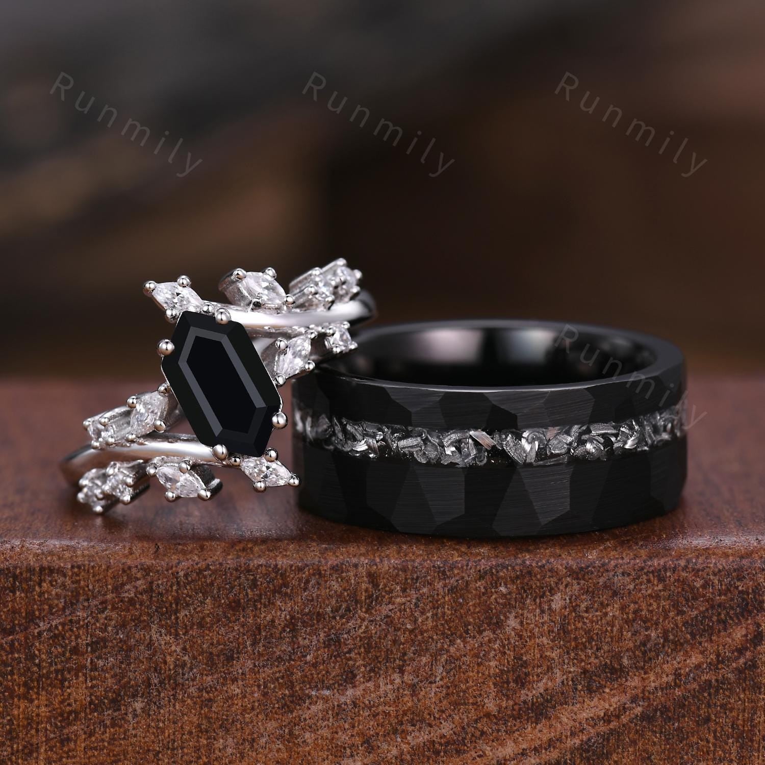 Vintage Black Onyx Couples Ring Silver & Black Tungsten Ring His And Hers Wedding Band Mens Hammered Band Unique Matching Couple's Ring Set