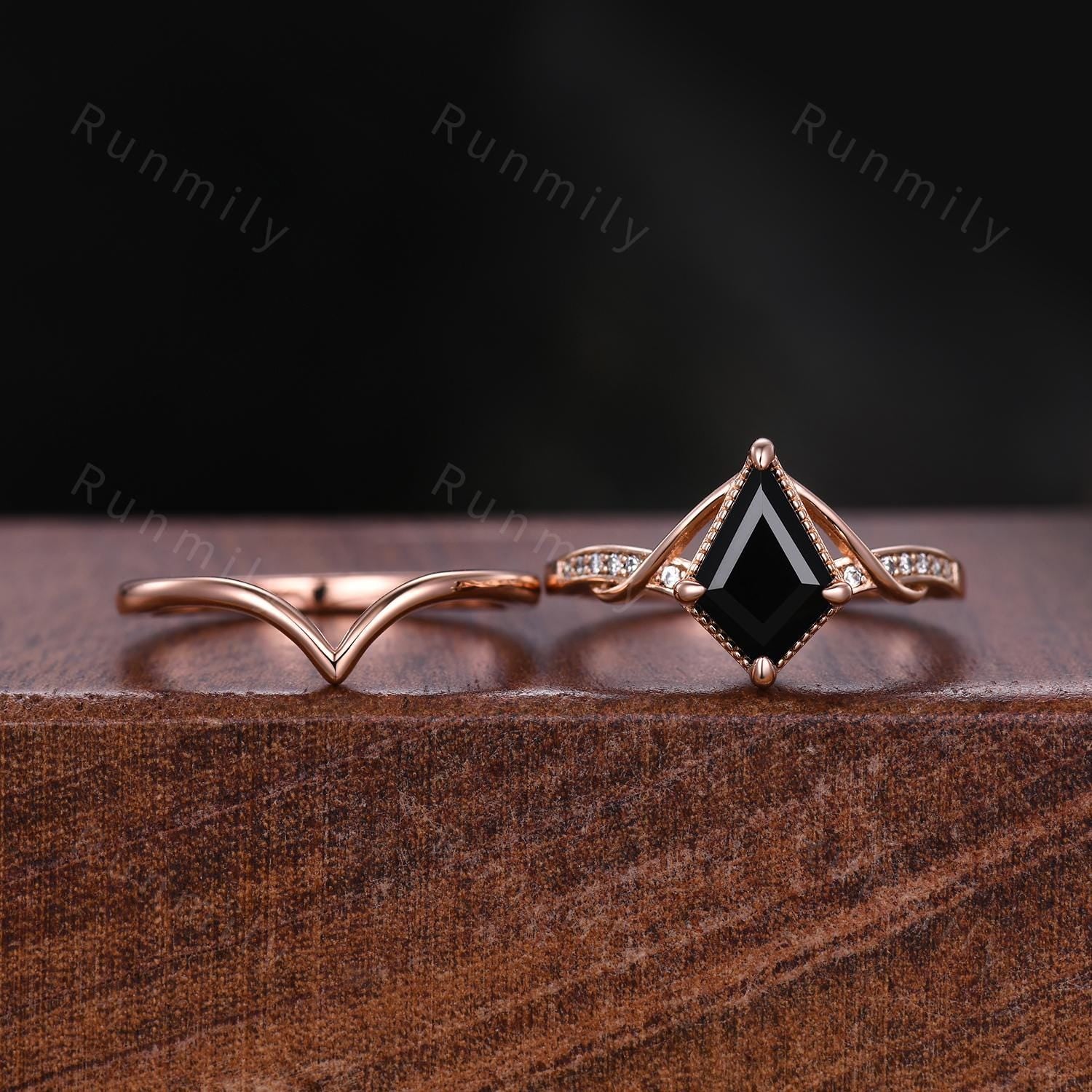 Vintage Black Onyx Engagement Ring Rose Gold Ring Curved Plain Stacking Band Kite Shaped Bridal Set Unique Anniversary Gift For Her