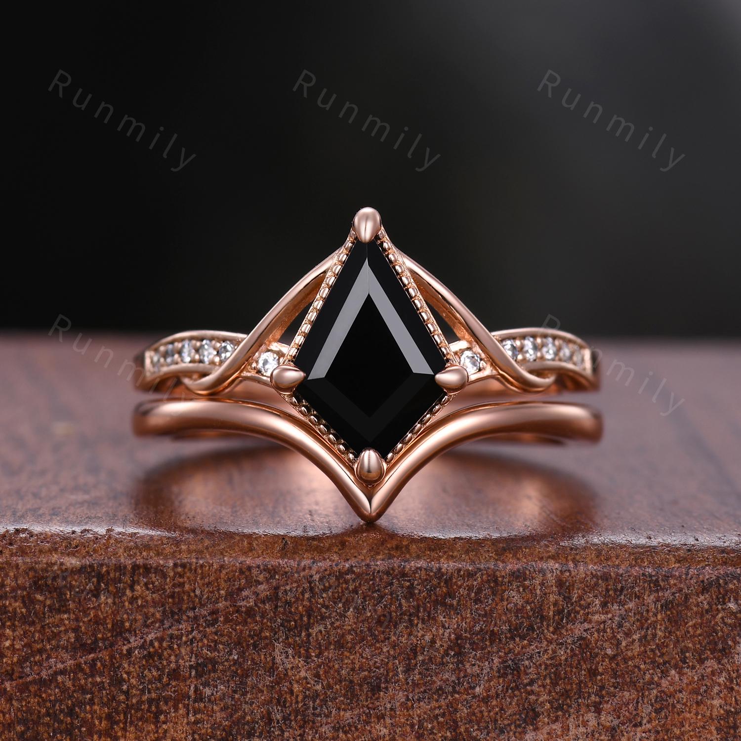 Vintage Black Onyx Engagement Ring Rose Gold Ring Curved Plain Stacking Band Kite Shaped Bridal Set Unique Anniversary Gift For Her