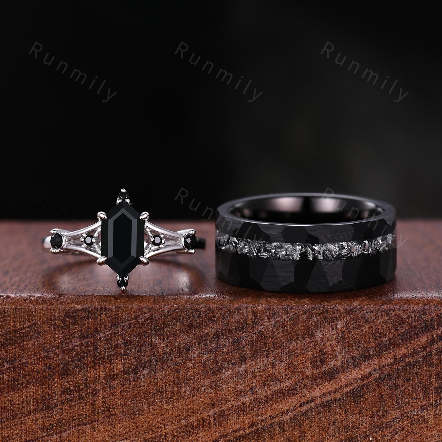Unique black onyx couples ring silver & black tungsten ring His and Hers wedding band Mens hammered band vintage matching couple's ring set