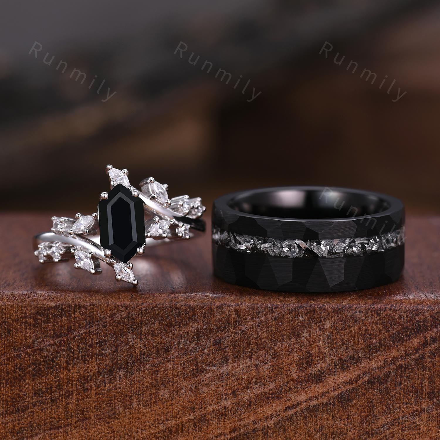 Vintage Black Onyx Couples Ring Silver & Black Tungsten Ring His And Hers Wedding Band Mens Hammered Band Unique Matching Couple's Ring Set