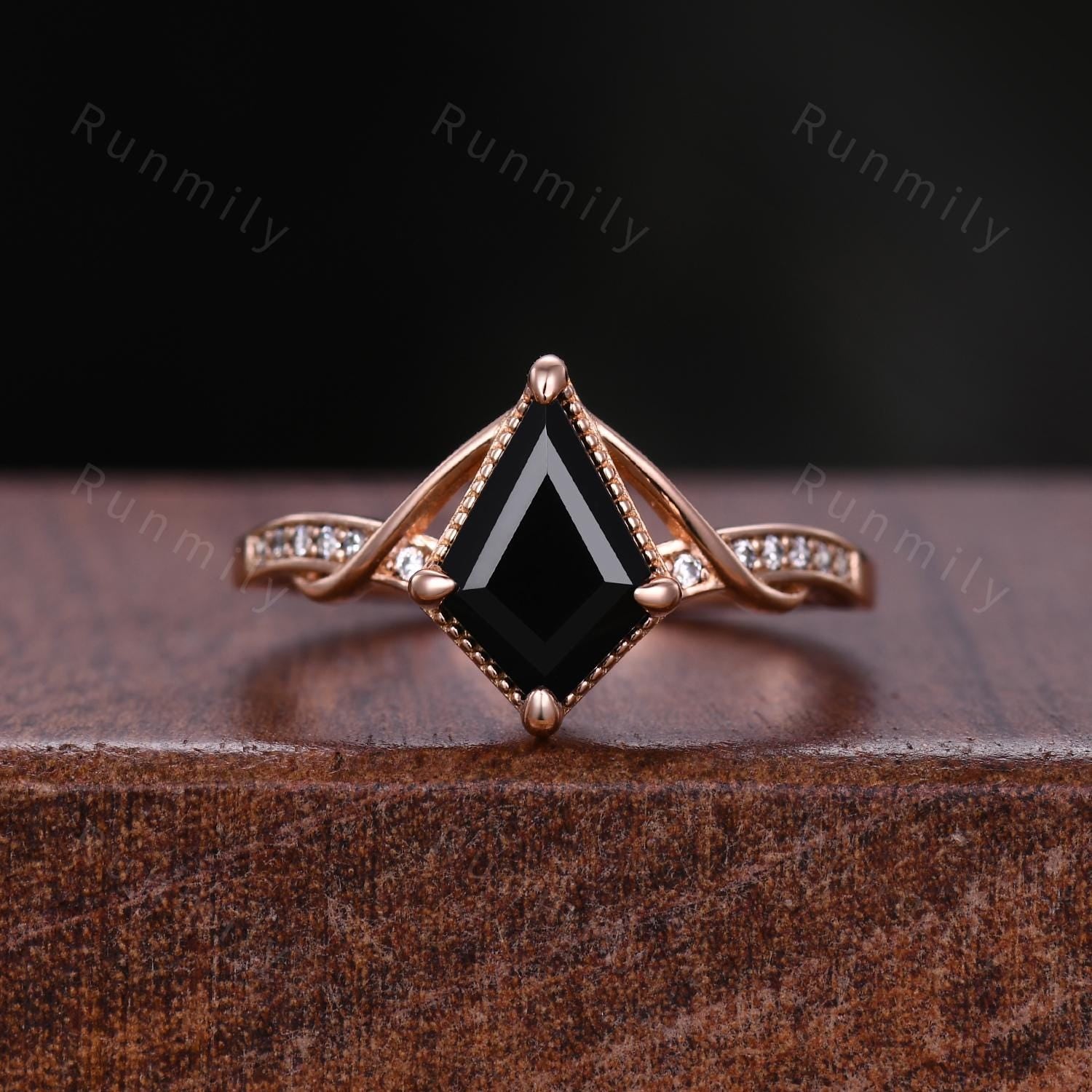Vintage Black Onyx Engagement Ring Rose Gold Ring Curved Plain Stacking Band Kite Shaped Bridal Set Unique Anniversary Gift For Her