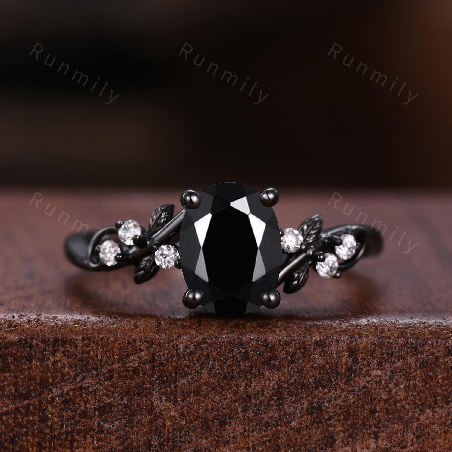 Oval Cut Black Onyx Couples Ring Gothic Black Gold Promise Ring Set His And Hers Wedding Band Mens Hammered Band Unique Couple's Ring Set
