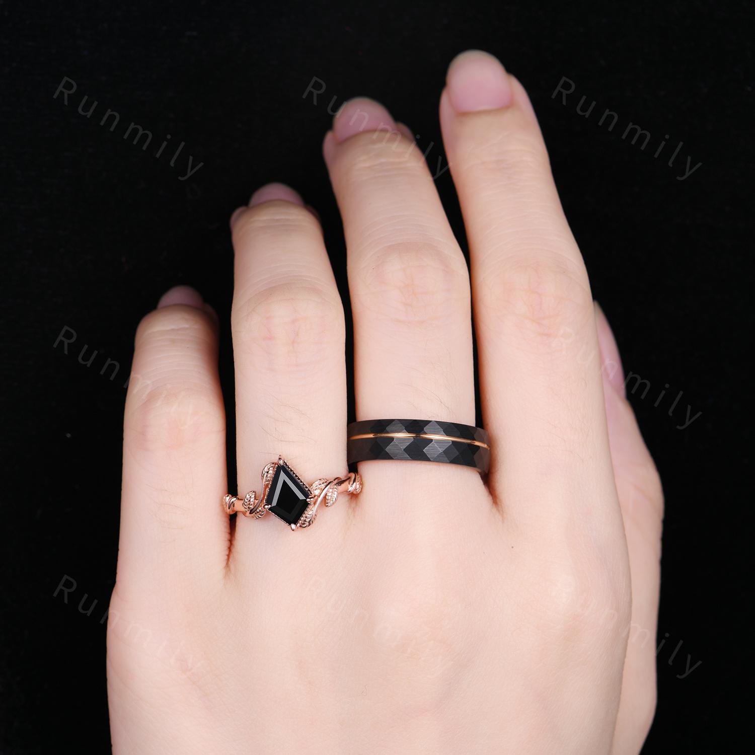 Vine Leaf Black Onyx Couples Ring Rose Gold Matching Ring Set His and Hers Wedding Band Promise Ring For Men For Women Kite Cut Ring