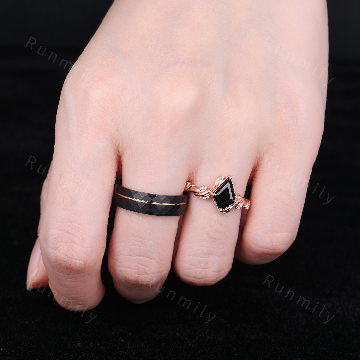 Vine Leaf Black Onyx Couples Ring Rose Gold Matching Ring Set His and Hers Wedding Band Promise Ring For Men For Women Kite Cut Ring