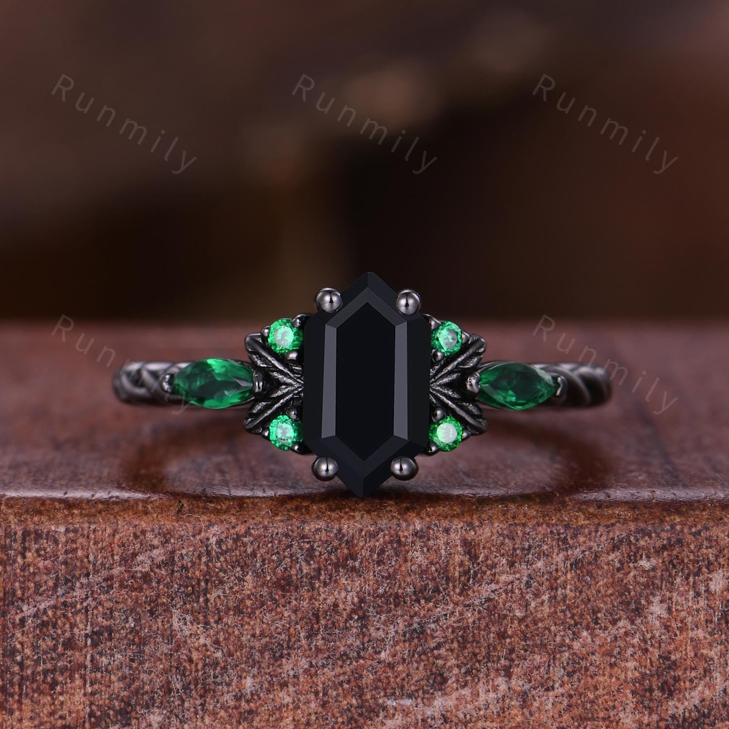 Nature inspired Black Onyx couple ring set gothic black gold His and Hers wedding band unique leaf style ring Mens hammered ring Galaxy ring