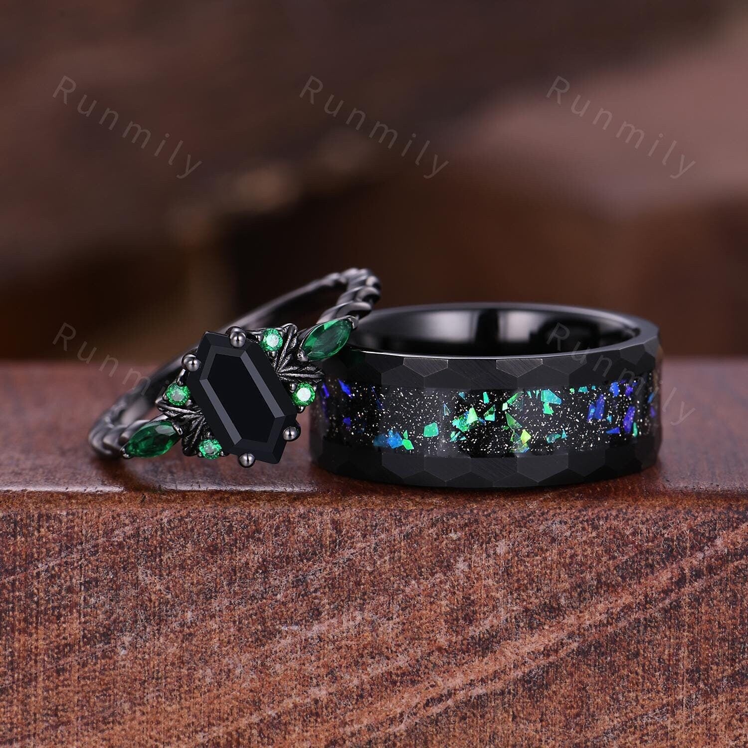 Nature inspired Black Onyx couple ring set gothic black gold His and Hers wedding band unique leaf style ring Mens hammered ring Galaxy ring
