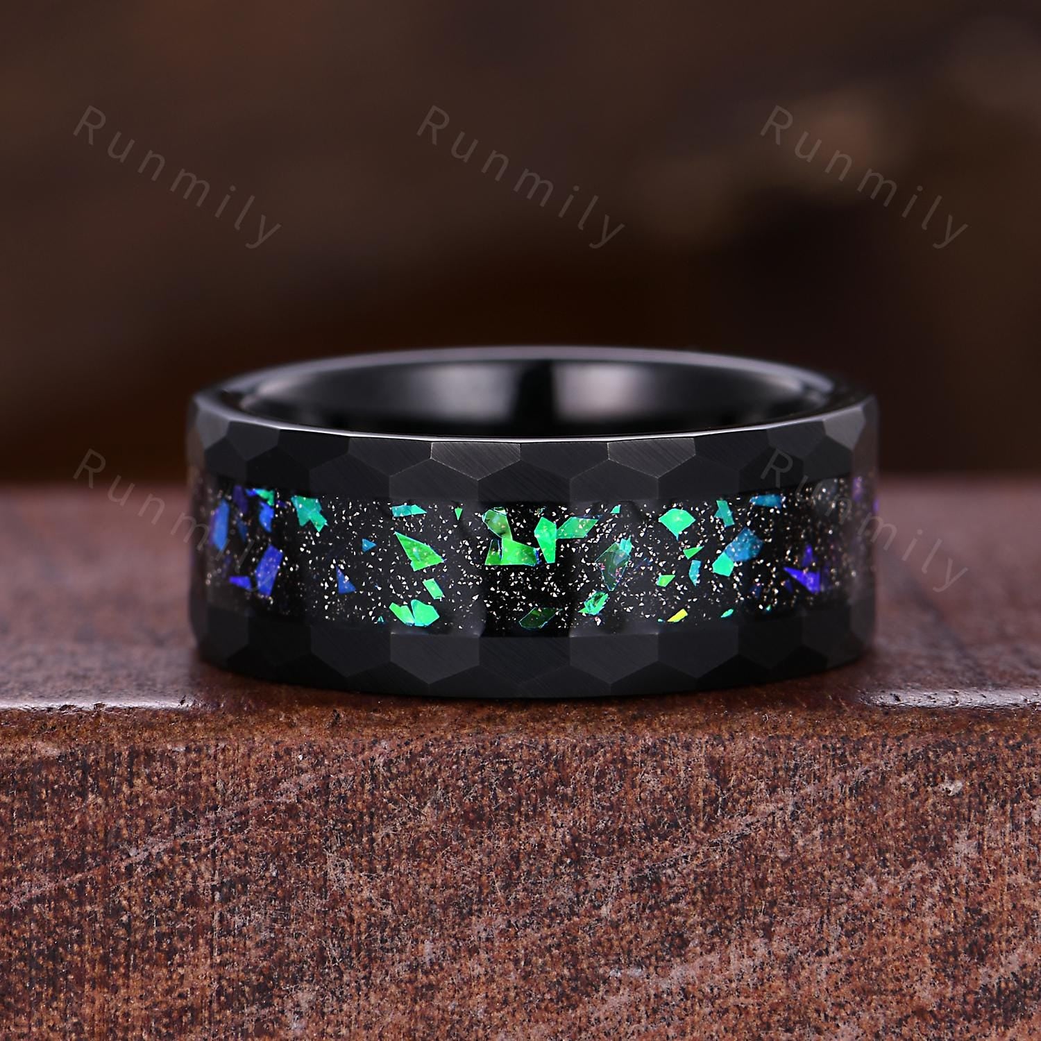 Vintage Emerald Couples Ring Black Gold Matching Ring Set His And Hers Wedding Band Mens Hammered Ring Promise Rings Nature Inspired Ring