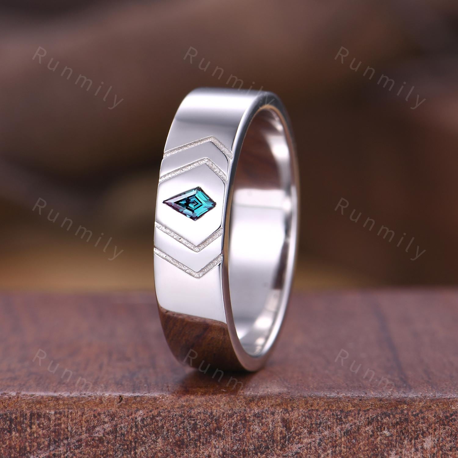 Kite cut Alexandrite Wedding Band Mens Wedding Band 5mm June Birthstone Men's Ring Unique Mens Engagement Ring Band Retro Vintage Ring