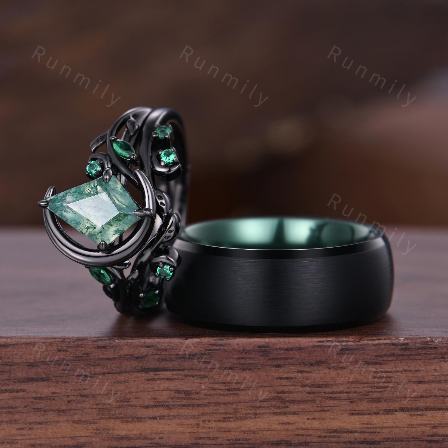 Nature inspired Moss Agate couples ring set gothic black gold His and Hers wedding band unique moon style emerald ring Mens Tungsten ring