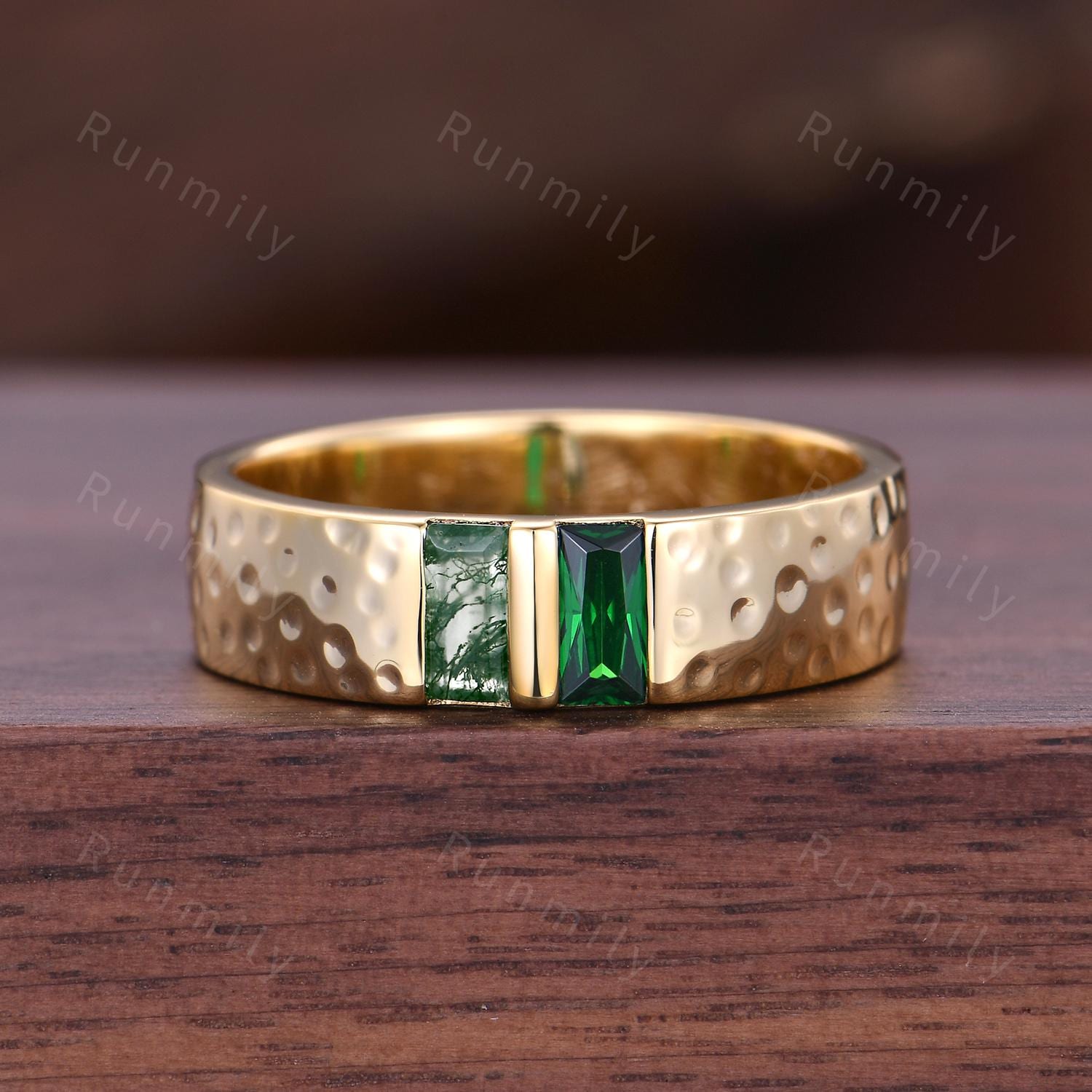 Moss Agate Emerald Mens Wedding Band Mens Yellow Gold Band Baguette Green Agate Men's Ring Unique Hammered Stacking Ring Retro Vintage Band