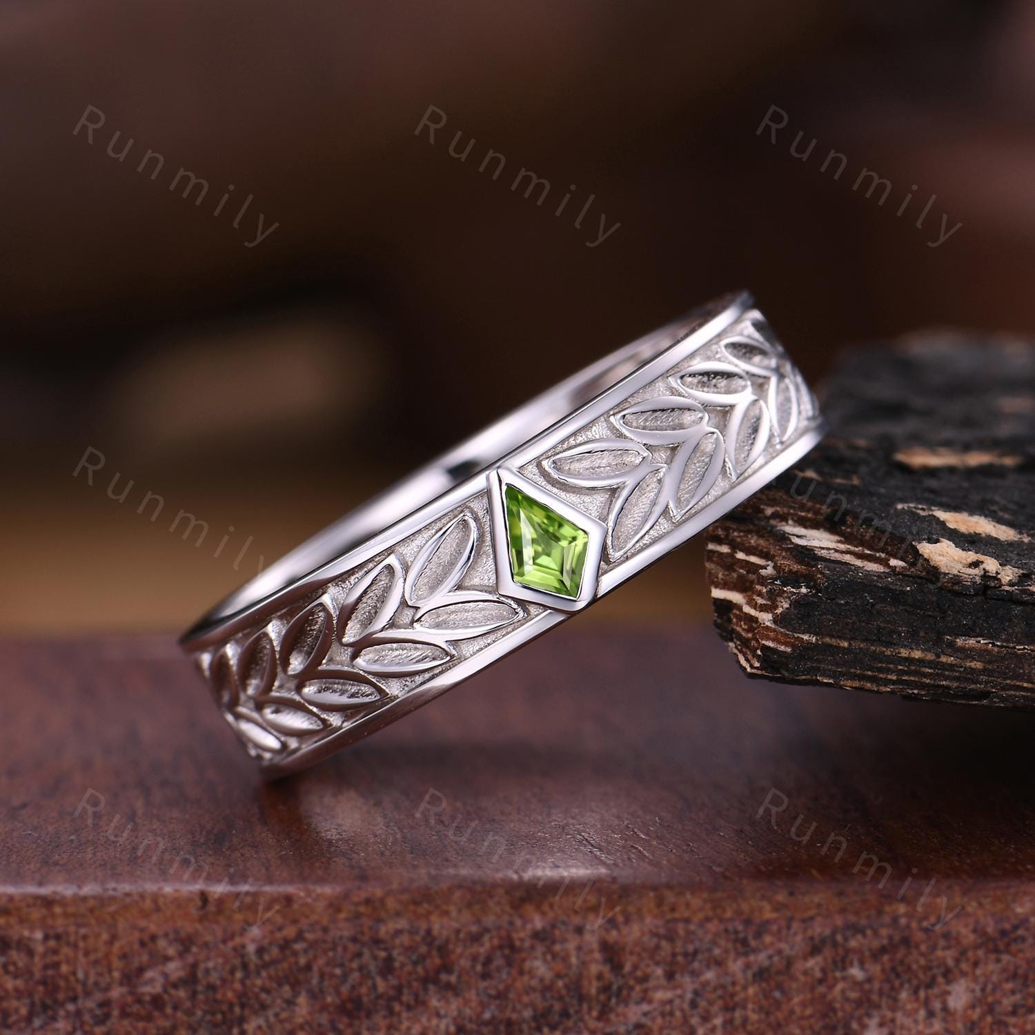 Leaf-Design Green Peridot Wedding Band Unique Kite Gem Wedding Band Mens 5mm Silver Ring His Engagement Ring Anniversary Gift For Husband