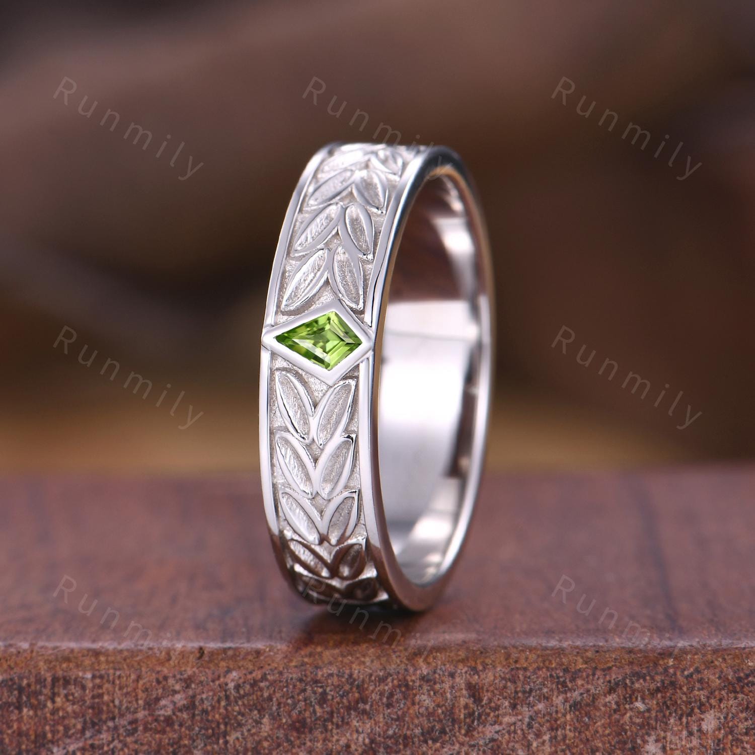 Leaf-Design Green Peridot Wedding Band Unique Kite Gem Wedding Band Mens 5mm Silver Ring His Engagement Ring Anniversary Gift For Husband
