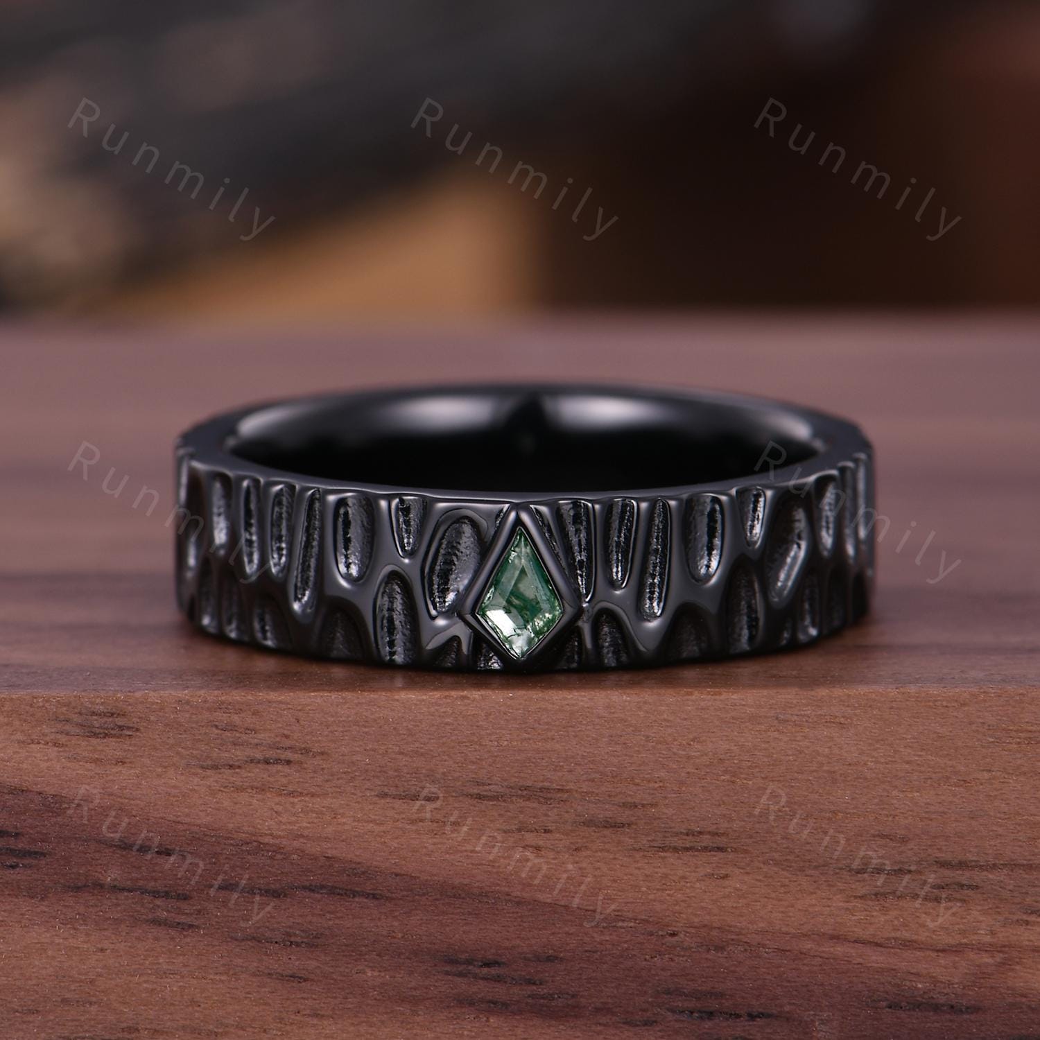 Unique Hammered Mens Wedding Band Mens Kite Cut Moss Agate Ring Art Deco Black Gold Ring Unique Moss Agate Stacking Band Retro Vintage Ring